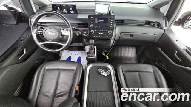 Hyundai Staria 2022 — ფოტო 6/20