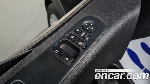 Hyundai Staria 2022 — ფოტო 13/20