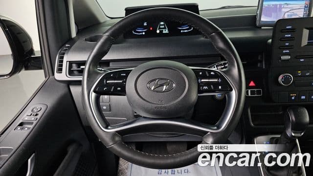 Hyundai Staria 2022 — ფოტო 15/20