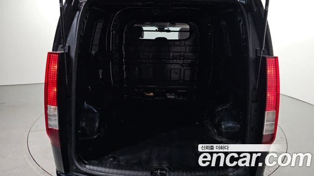 Hyundai Staria 2022 — фото 20 из 20