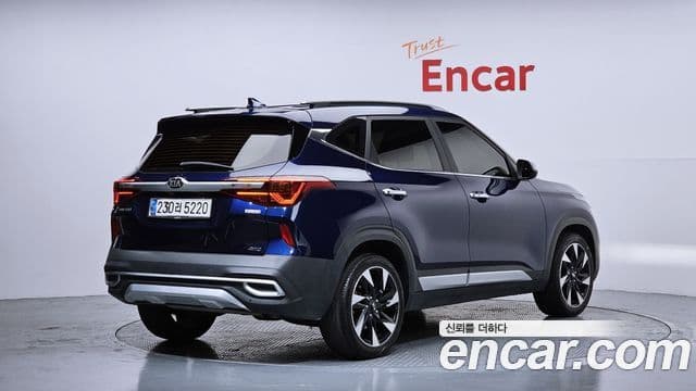 Kia Seltos 2021 — ფოტო 2/20