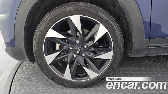 Kia Seltos 2021 — ფოტო 5/20