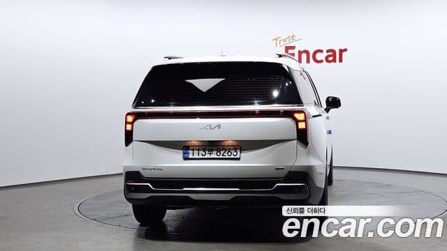 Kia Carnival 2024 — ფოტო 4/20