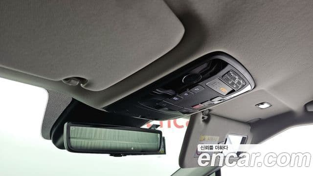 Kia Carnival 2024 — ფოტო 19/20