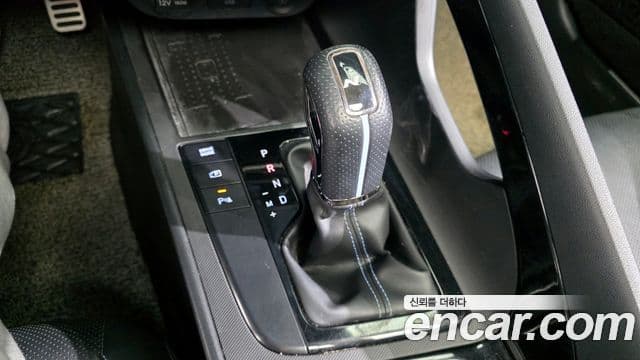 Hyundai The New Avante Hybrid 2022 — ფოტო 13/20