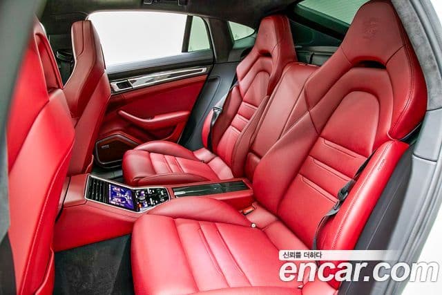 Porsche Panamera 2022 — Photo 19/20