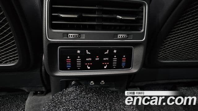 Audi Q7 2022 — Фото 19/20