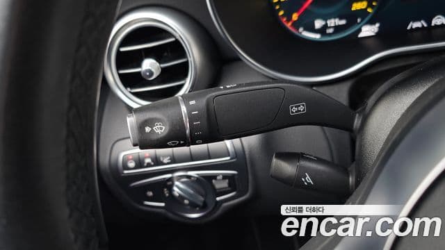 Mercedes-Benz C-Class 2020 — Фото 19/20