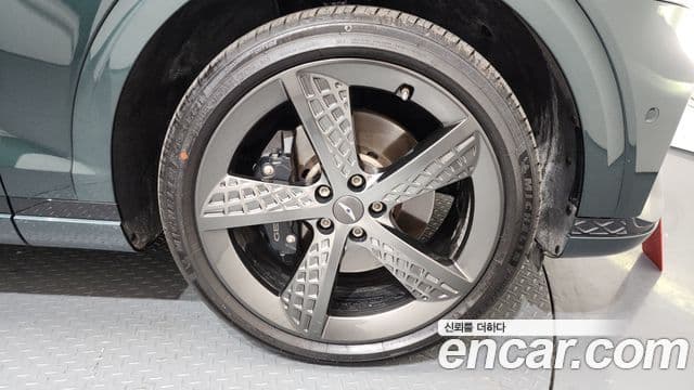 Genesis GV70 2021 — ფოტო 5/20