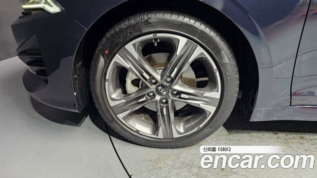 Kia K5 2021 — ფოტო 5/20