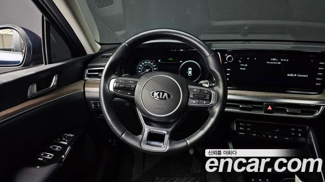 Kia K5 2021 — ფოტო 13/20