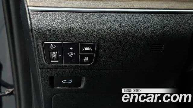 Kia K5 2021 — ფოტო 17/20