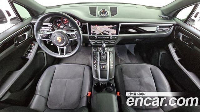 Porsche Macan 2020 — Photo 14/20