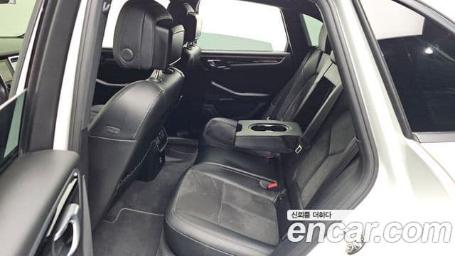 Porsche Macan 2020 — Photo 15/20
