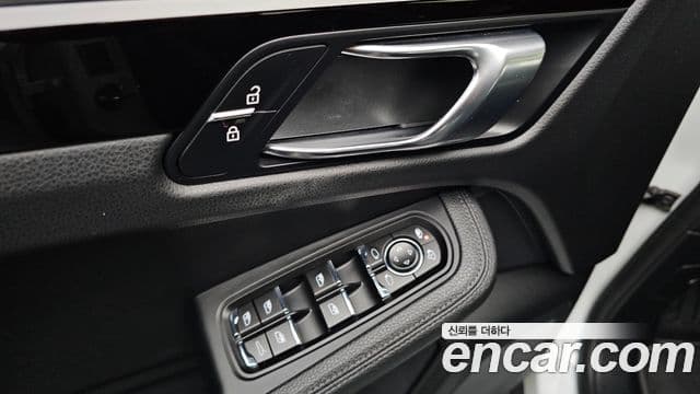 Porsche Macan 2020 — Photo 7/20