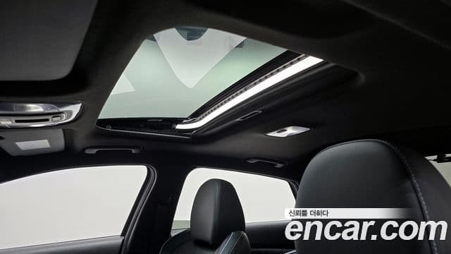 Hyundai The New Avante Hybrid 2022 — Photo 13/20