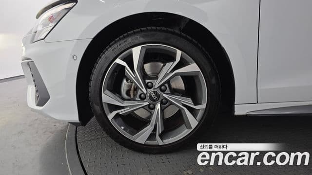 Audi A3 2023 — ფოტო 5/20