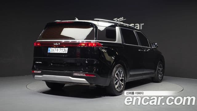 Kia Carnival 2021 — ფოტო 2/20