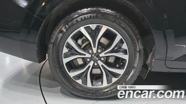 Kia Carnival 2021 — ფოტო 5/20
