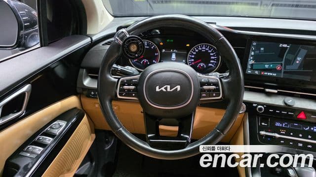 Kia Carnival 2021 — ფოტო 13/20