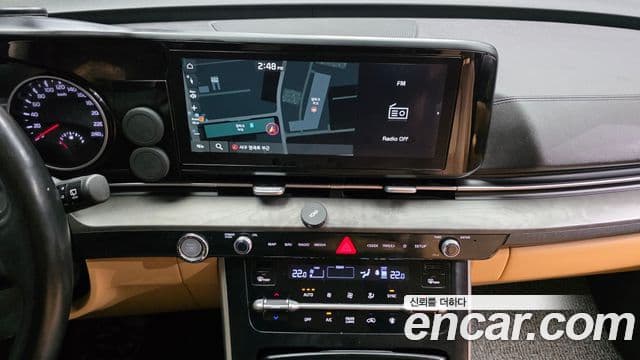 Kia Carnival 2021 — ფოტო 14/20