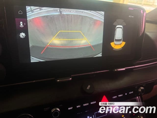 Kia Carnival 2021 — ფოტო 15/20