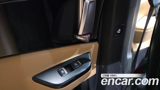 Kia Carnival 2021 — ფოტო 19/20