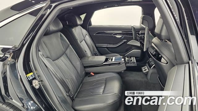 Audi A8 2021 — ფოტო 12/20