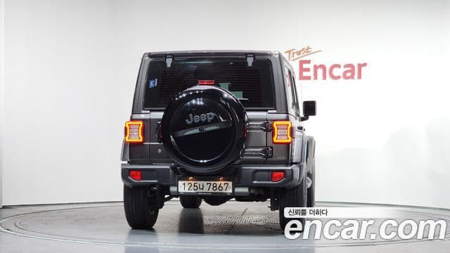 Jeep Wrangler 2019 — ფოტო 4/20