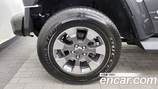Jeep Wrangler 2019 — ფოტო 5/20