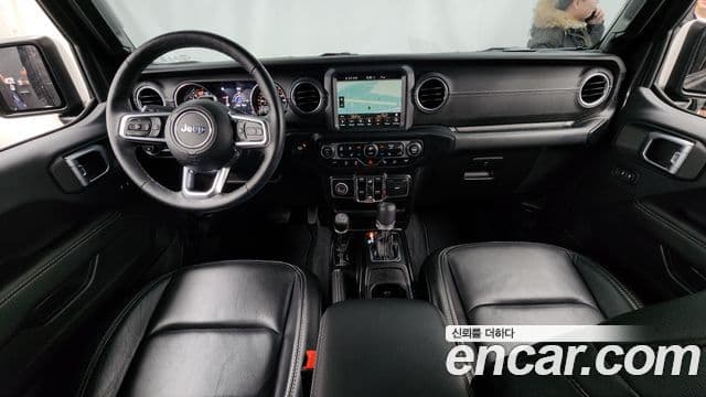 Jeep Wrangler 2019 — ფოტო 7/20