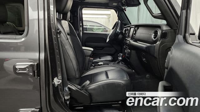 Jeep Wrangler 2019 — ფოტო 11/20