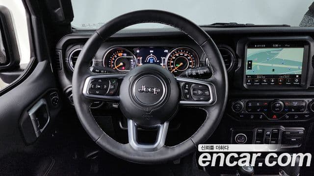 Jeep Wrangler 2019 — ფოტო 13/20