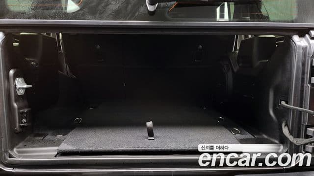 Jeep Wrangler 2019 — ფოტო 20/20