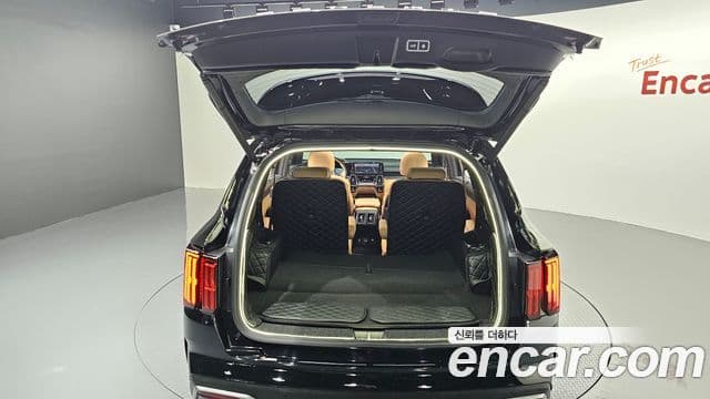 Kia Sorento 2021 — ფოტო 19/20