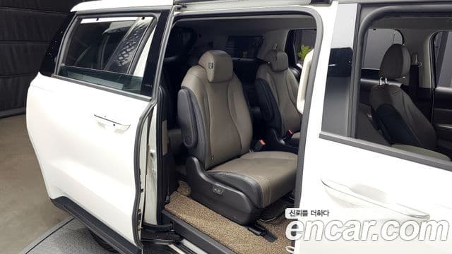 Kia Carnival 2024 — Şəkil 10/20