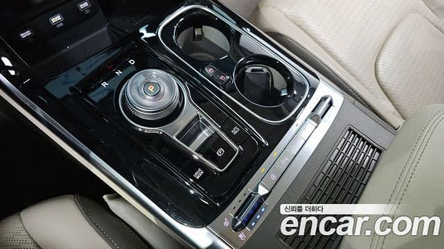 Kia Carnival 2022 — Photo 4/20