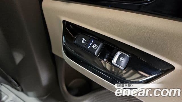 Kia Carnival 2022 — Photo 16/20
