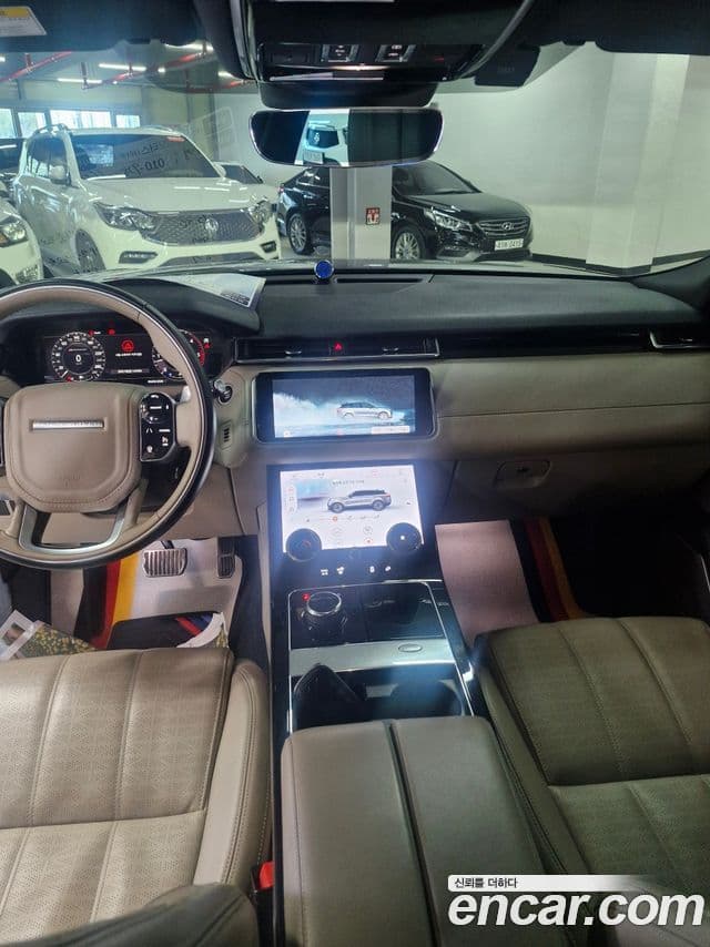 Land Rover Range Rover Velar 2018 — Photo 14/19