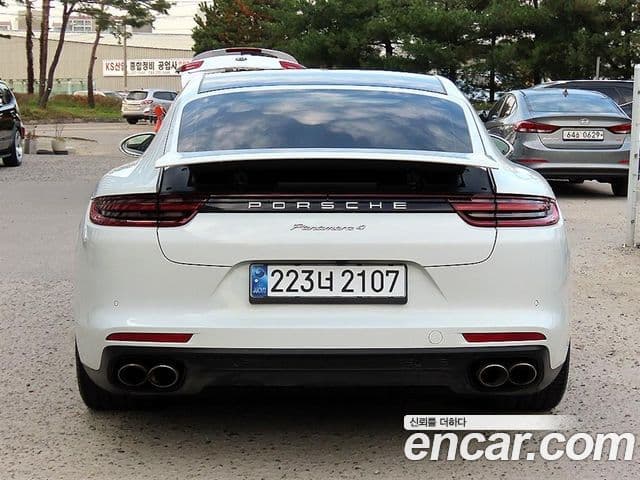 Porsche Panamera 2018 — Şəkil 16/20