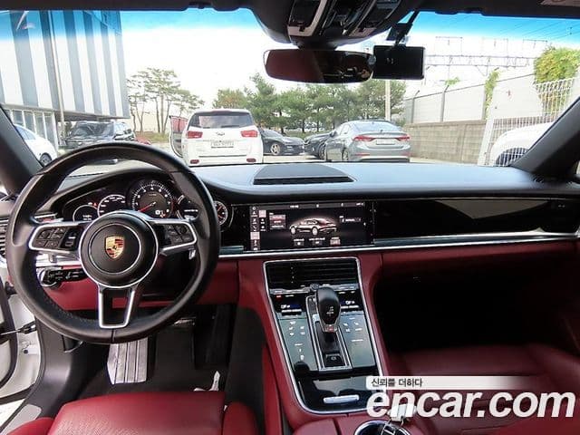 Porsche Panamera 2018 — Şəkil 8/20