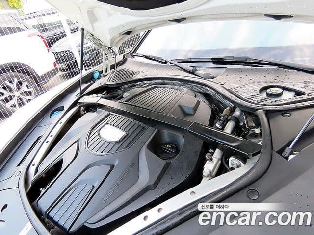 Porsche Panamera 2018 — Şəkil 13/20