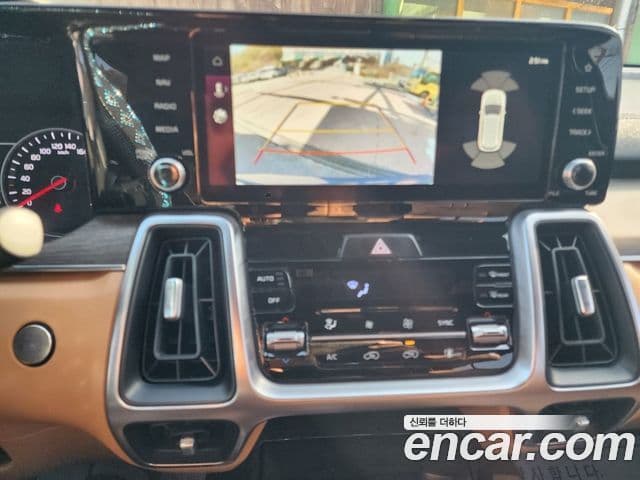 Kia Sorento 2021 — Şəkil 17/20