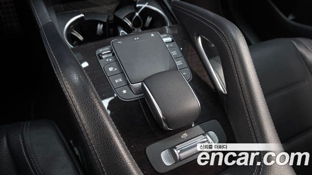 Mercedes-Benz GLE-Class 2021 — Şəkil 16/20
