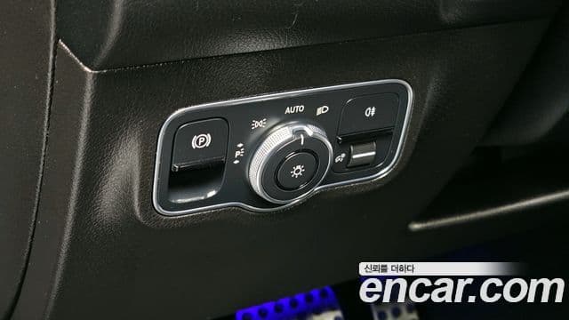 Mercedes-Benz GLB-Class 2021 — Şəkil 16/20