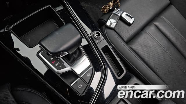 Audi A4 2021 — ფოტო 8/20