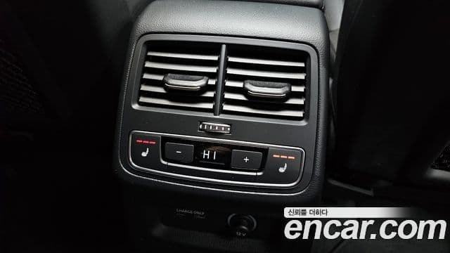 Audi A4 2021 — ფოტო 18/20