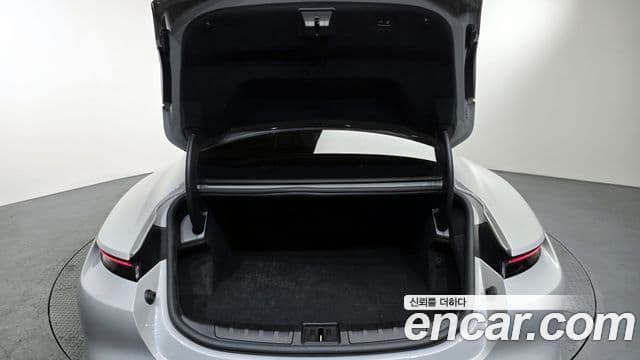 Porsche Taycan 2022 — ფოტო 13/20