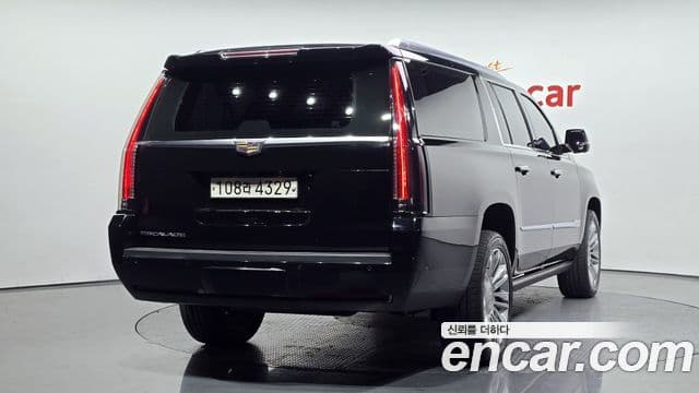 Cadillac Escalade 2018 — Şəkil 2/20