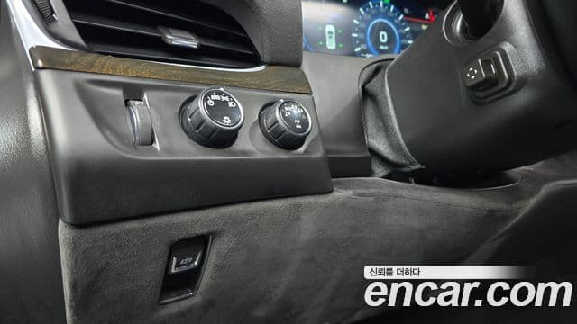 Cadillac Escalade 2018 — Şəkil 14/20
